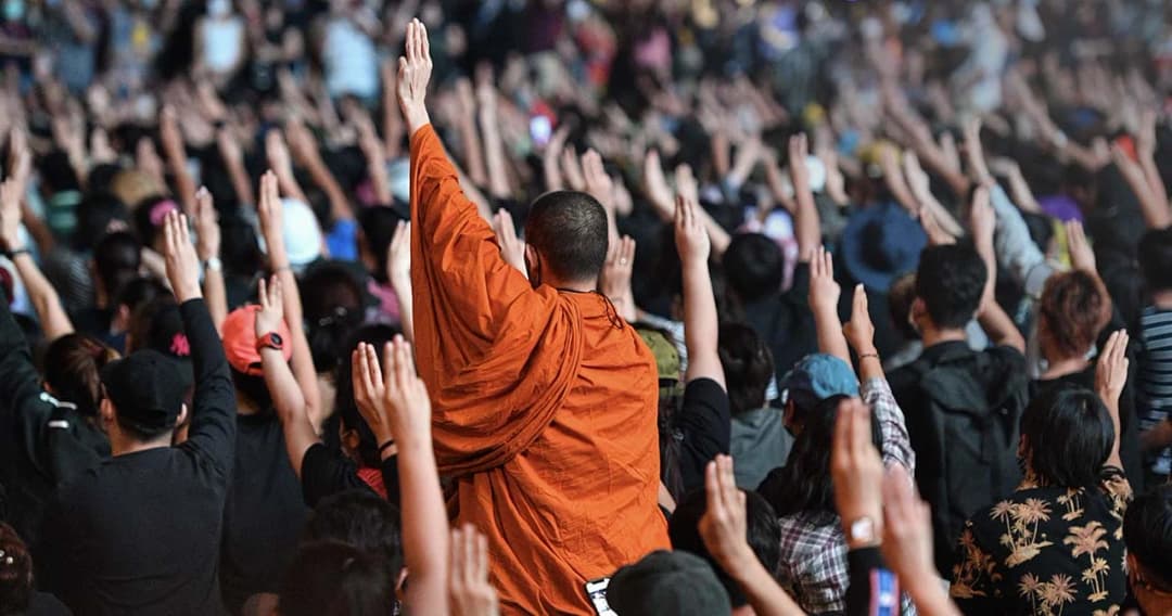 มหาเถรสมาคม มีมติด่วนห้ามพระภิกษุ สามเณร ร่วมกิจกรรมทางการเมือง