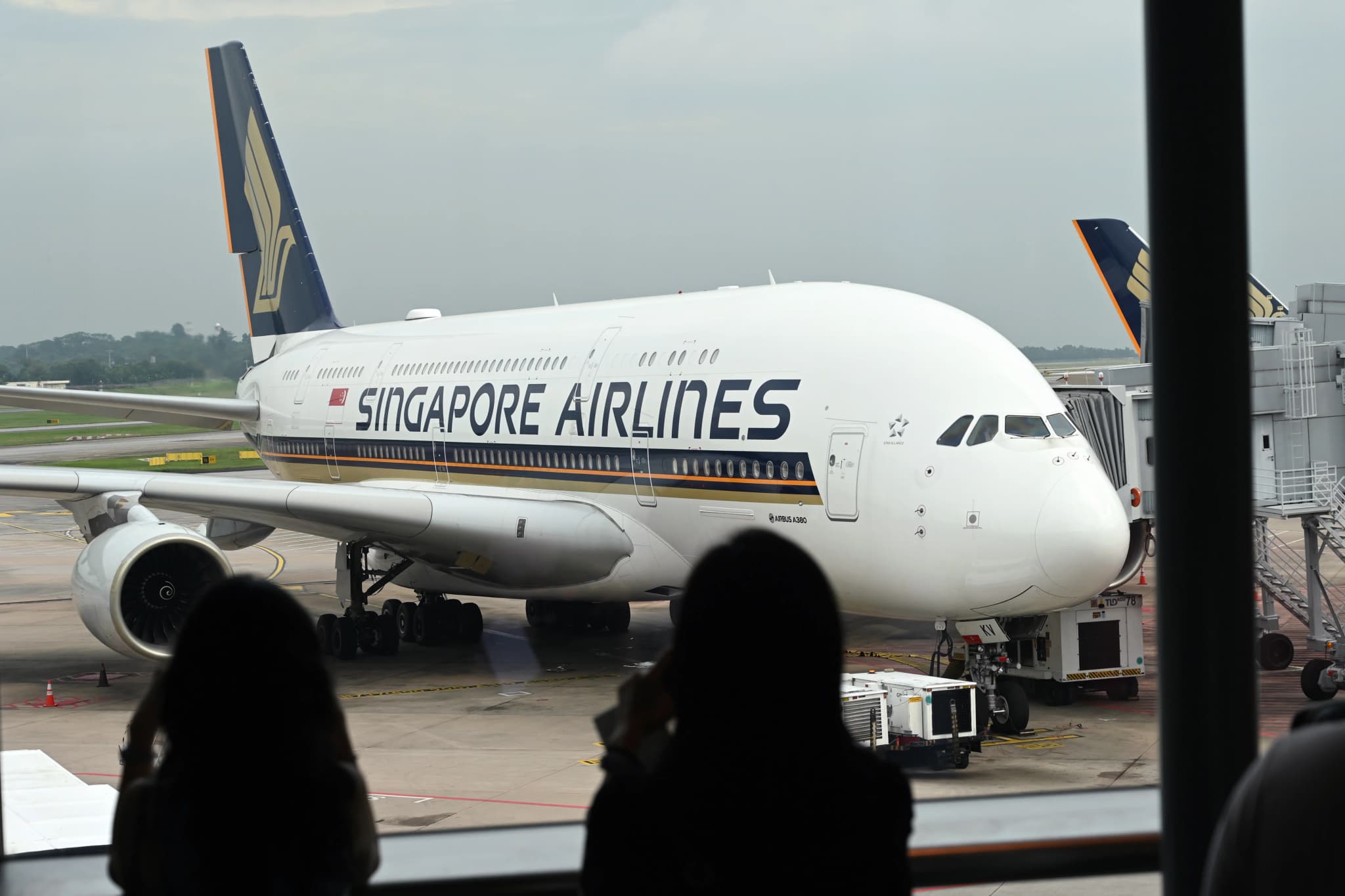 Singapore Airlines ตั้งเป้า ฉีดวัคซีนพนักงานครบทุกคน เป็นสายการบินแรกของโลก