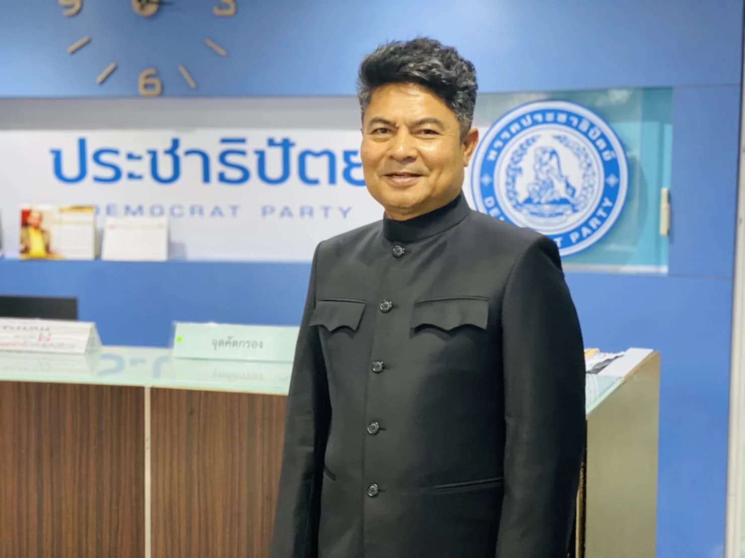 เทพไท เรียกร้องโหวตรับร่าง รธน. ทั้ง 7 ฉบับ เพื่อปลดล็อคการเมือง