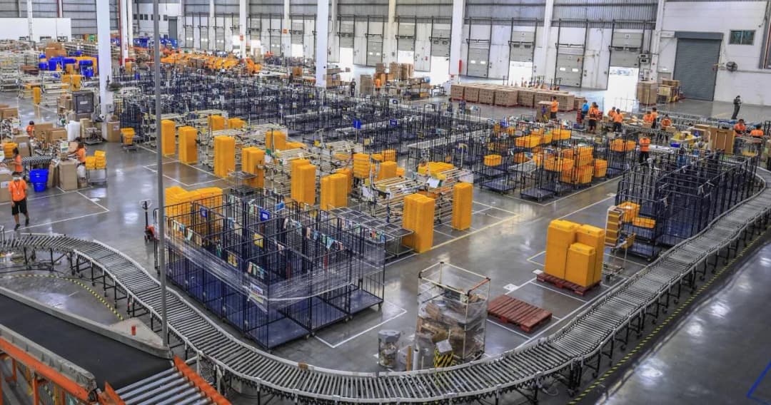 เปิดคลังสินค้า Lazada ย่านบางพลี ขนาดเท่า 5 สนามฟุตบอล เก็บสินค้า 50,000 รายการ