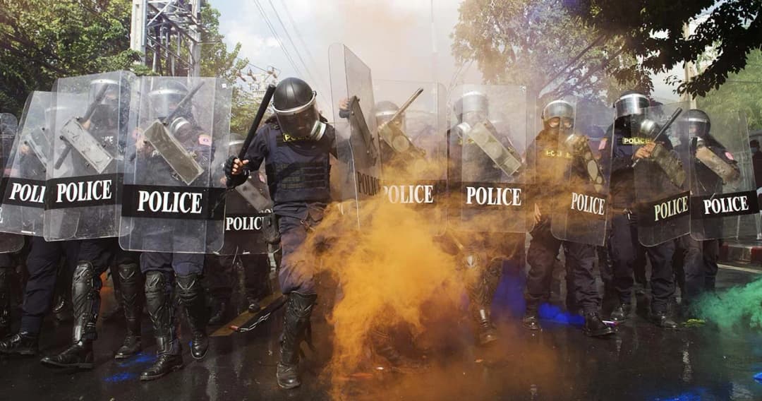 ปัญหาการเมือง แก้ได้ ถ้ารัฐบาลถอยจริงตามที่พูด