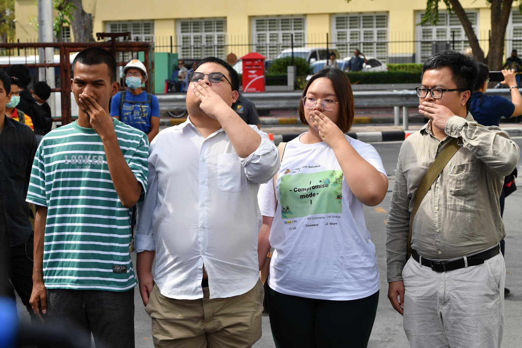 กลุ่มราษฎร รุ้ง ไมค์ อานนท์ เพนกวิน AFP1163