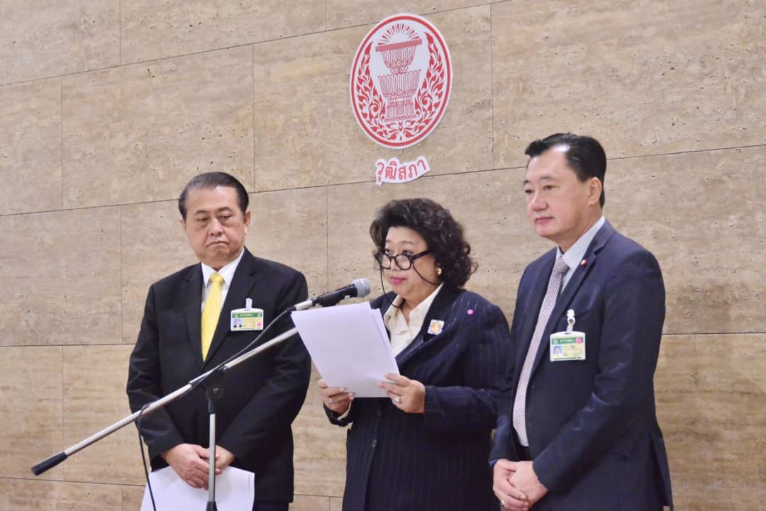 3 ส.ว.แถลงโต้ ‘แทมมี่ ดักเวริร์ธ’ ย้ำไทยยึดมั่นในระบอบประชาธิปไตยอันมีพระมหากษัตริย์ทรงเป็นประมุข
