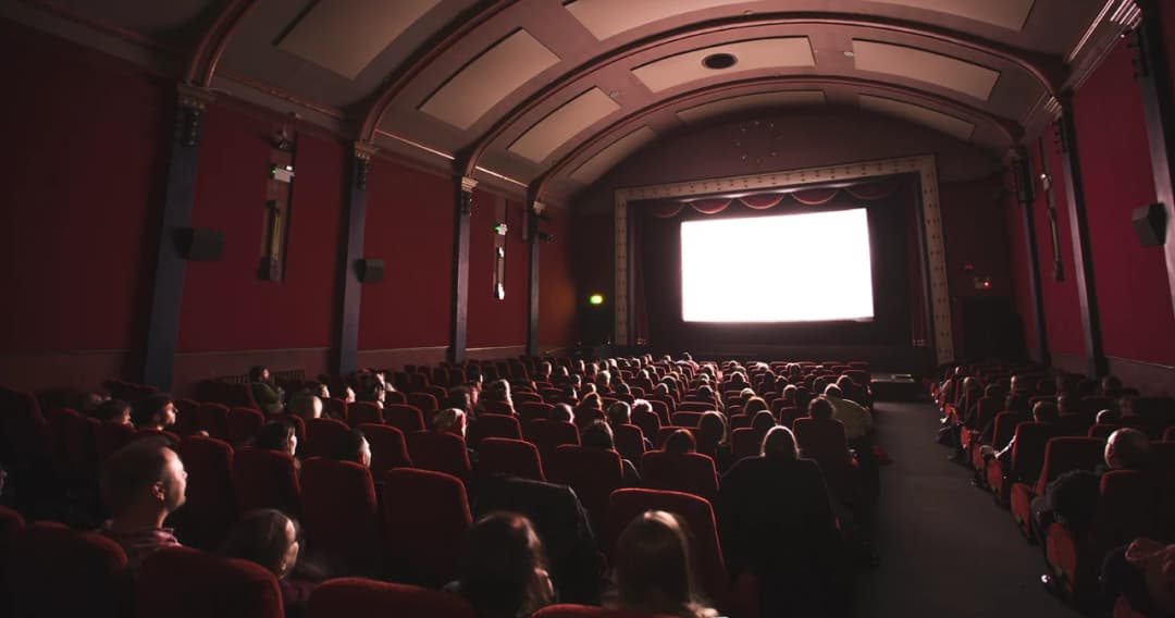 วิธีการปรับตัววงการหนังไทย หลัง “วอร์เนอร์ บราเธอร์ส” ออกนโยบายสตรีมภาพยนตร์ชนโรง