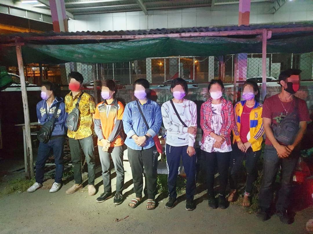 โรงงานอ้างไม่ได้ทิ้งแรงงานข้ามชาติ อ้างคนขับรถตู้พาไปเอง