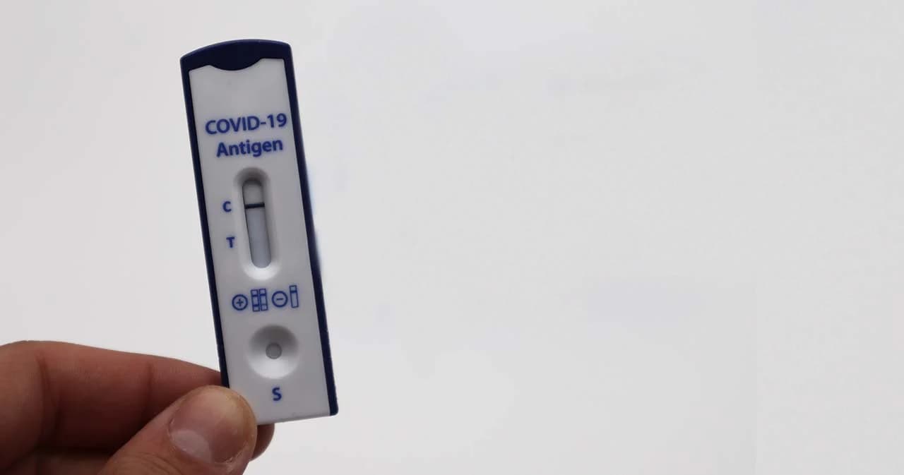 อย.ไม่แนะนำ ปชช.ซื้อชุดตรวจโควิด-19 มาตรวจเองเสี่ยงแปลผลผิด อาจกลายเป็นผู้แพร่เชื้อโดยไม่รู้ตัว