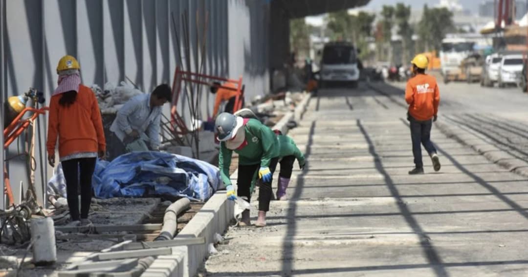 ‘กรมการแพทย์’ ห่วงคนทำงานกลางแจ้ง แนะวิธีป้องกันฝุ่น PM 2.5