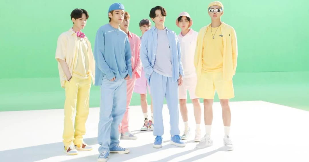 ชุดสีพาสเทลในเอ็มวีเพลง Dynamite ของ BTS ถูกประมูลไปกว่า 4.8 ล้านบาท รายได้ทั้งหมดมอบให้การกุศล