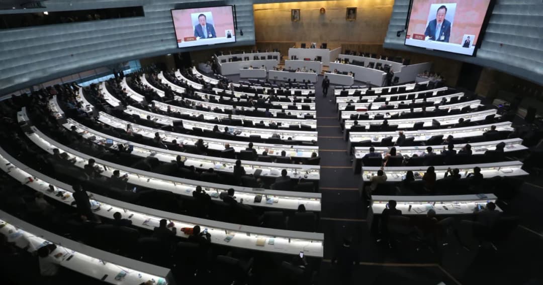 ขยายวันงดประชุมสภาฯเพิ่ม 1 สัปดาห์ ตามประกาศ ศบค. ล็อกดาวน์ 13 จังหวัดสีแดงเข้ม สกัดแพร่ระบาดโควิด-19