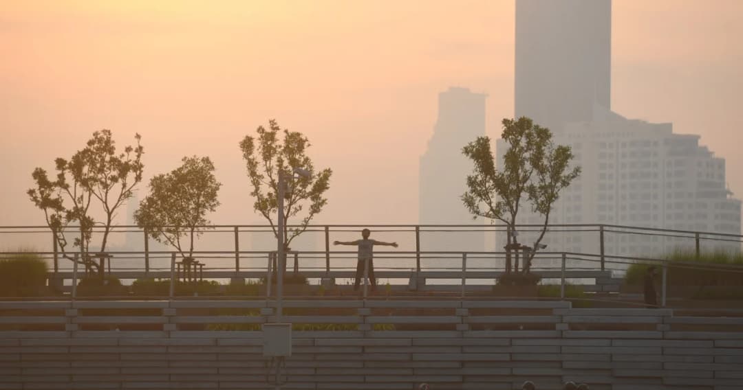 สถิติ PM 2.5 ปี 2563 พบคนกรุงเทพฯ ต้องอยู่กับฝุ่นพิษตลอดทั้งปีและมีวันอากาศดีแค่ 71 วัน