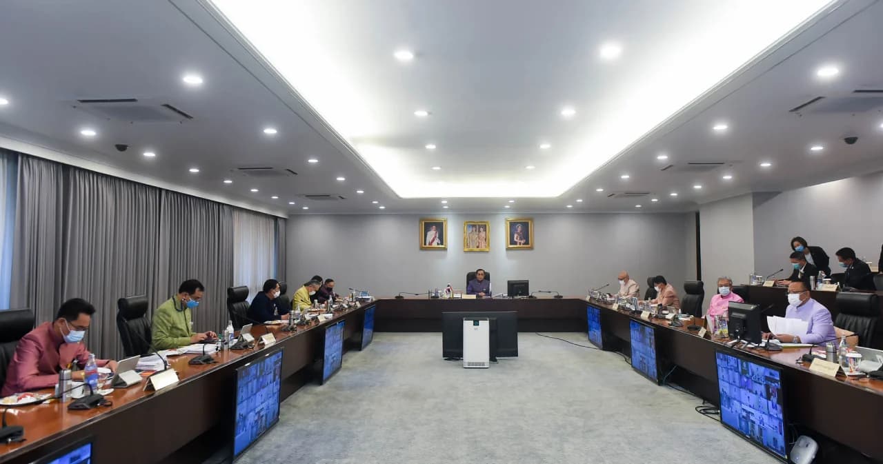 นายกฯ วอน ครม.เป็นนํ้าหนึ่งใจเดียวกันสู้อภิปรายไม่ไว้วางใจ