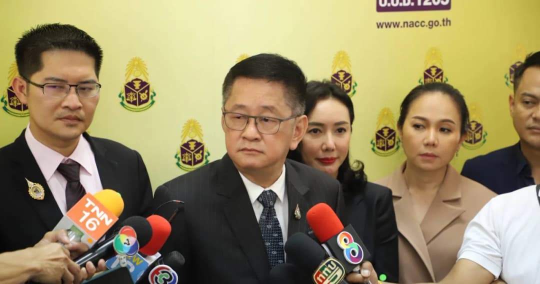 ‘เพื่อไทย’ ยื่น ป.ป.ช. ฟัน ‘ประยุทธ์-จุรินทร์-อคส.’ ปมทุจริตถุงมือยาง