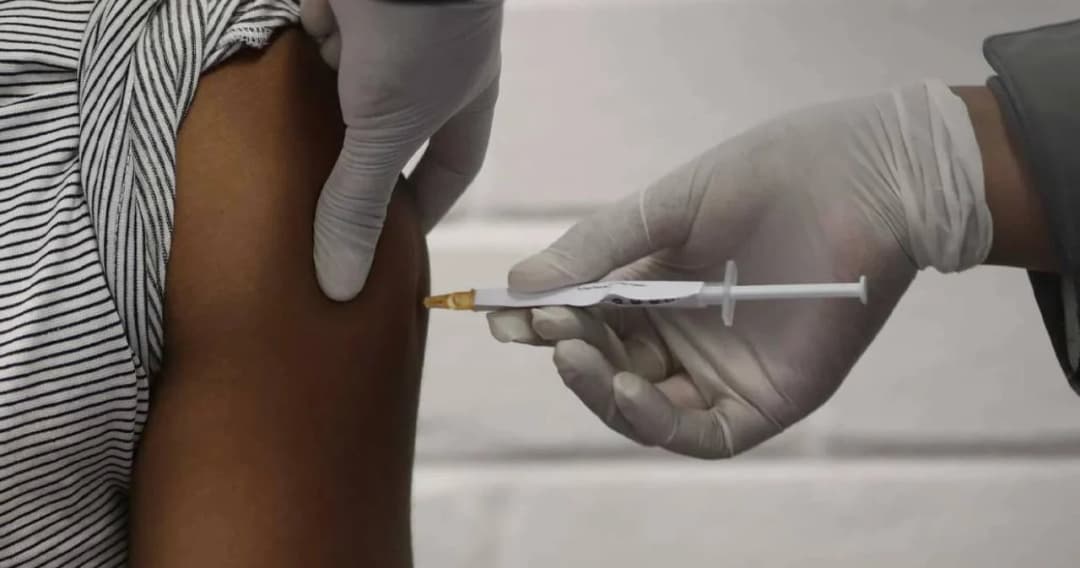 คปภ. อนุมัติประกันภัยเร่งด่วน หากแพ้วัคซีนโควิด-19 คุ้มครองสูงสุด 1 ล้านบาท