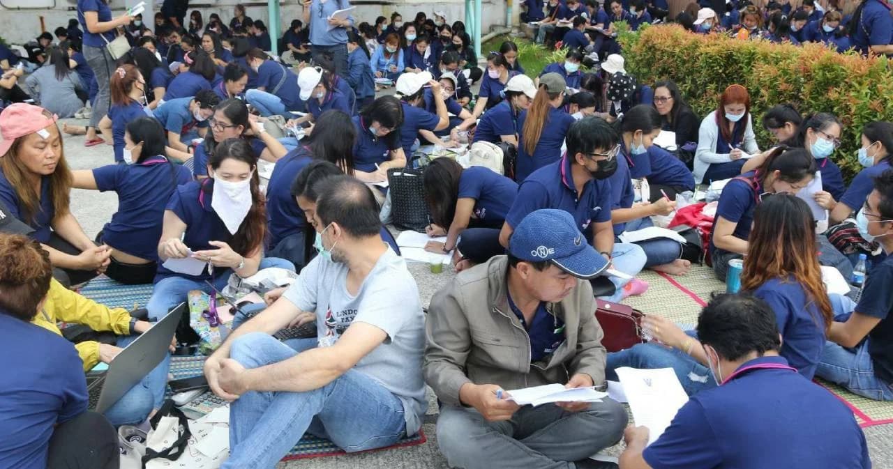 ลูกจ้างโรงงานชุดชั้นในสตรี กว่า 1,300 คน ถูกเลิกจ้างกะทันหัน