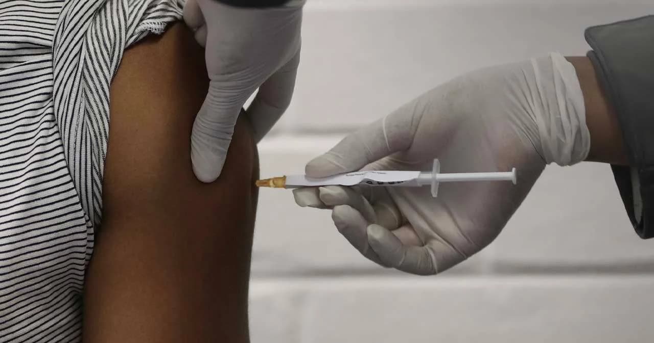 นายกฯ ห่วง ปชช. สั่งเร่งฉีด วัคซีนโควิด-19 ขอให้มั่นใจ ไทยควบคุม-ลดจำนวนผู้ป่วยได้