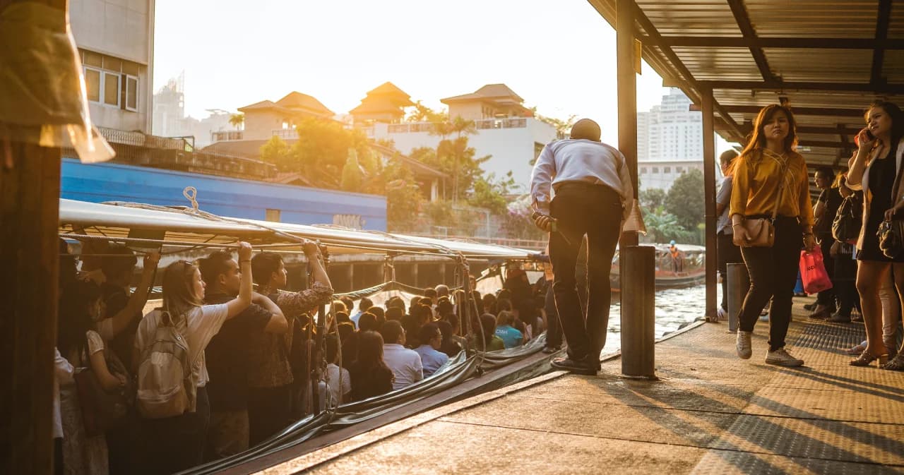 กรมเจ้าท่า ให้ผู้ประกอบการ งด-ปรับลดเที่ยวเดินเรือในพื้นที่ควบคุมสูงสุด ช่วง 5 ทุ่มถึงตี4