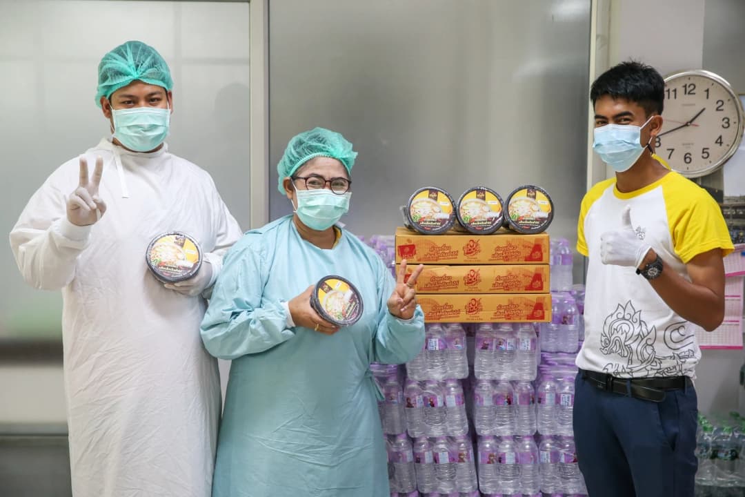 ‘สิงห์อาสา’ จัดเต็มอาหารแช่แข็ง made by Todd พร้อมน้ำดื่ม ส่งมอบให้ รพ.หลักและ รพ.สนามกว่า 30 แห่งทั่วประเทศ