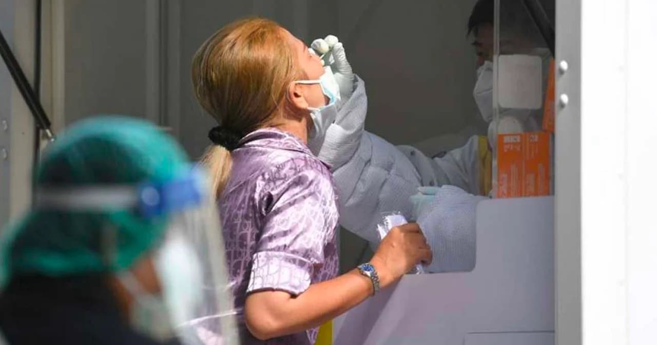 ผู้ติดเชื้อโควิด-19 รายใหม่กว่าร้อยละ 50 อยู่ในเขต กทม.-ปริมณฑล