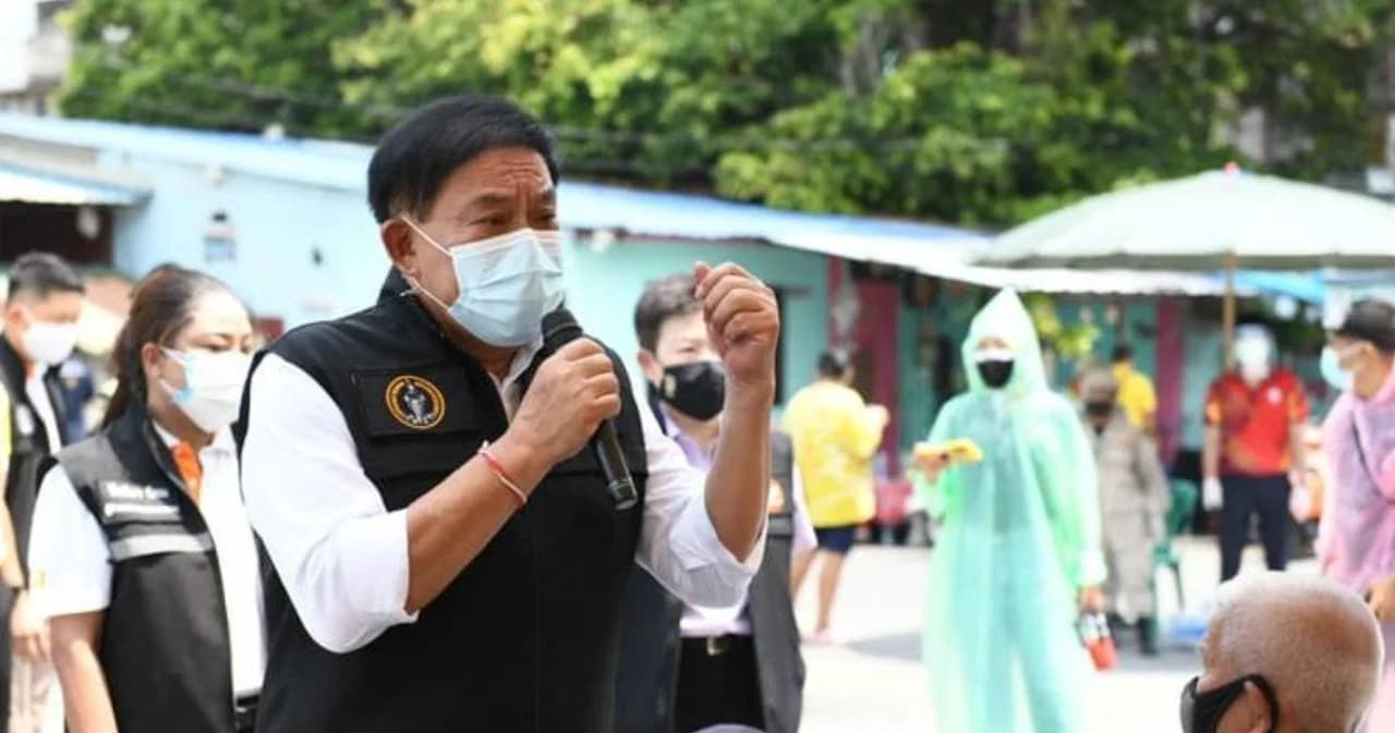ผู้ว่าฯ กทม. ขอ 2 สัปดาห์ คุมคลัสเตอร์คลองเตย เร่งฉีดวัคซีนให้ได้ 70 %