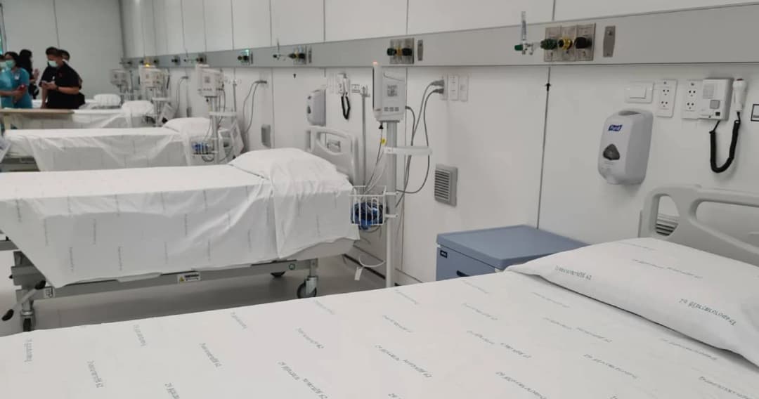 รพ.ราชวิถี เพิ่มเตียง ICU รับผู้ป่วยโควิด-19 อาการหนัก-รมช.สธ. ยอมรับกทม. คุมยาก