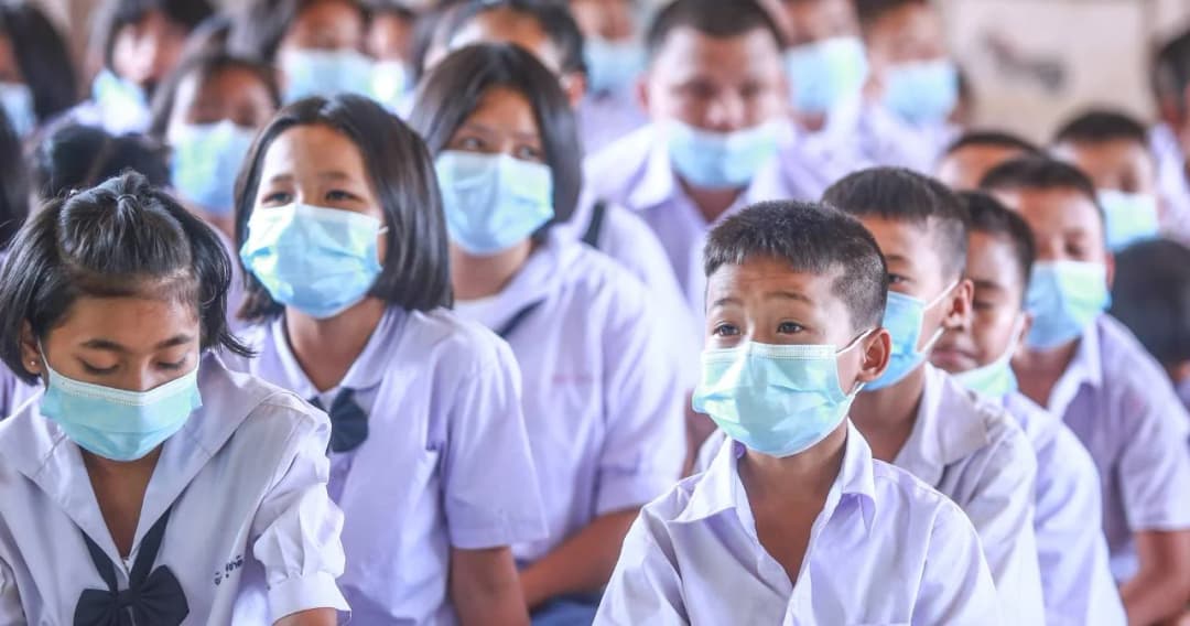 ศธ. เตรียมใช้ ‘ครูพร้อม’ รับเปิดเทอม เสริมครู นักเรียน และประชาชน แบ่งเป็น 2 ระยะ ตาม ศบค. จังหวัด