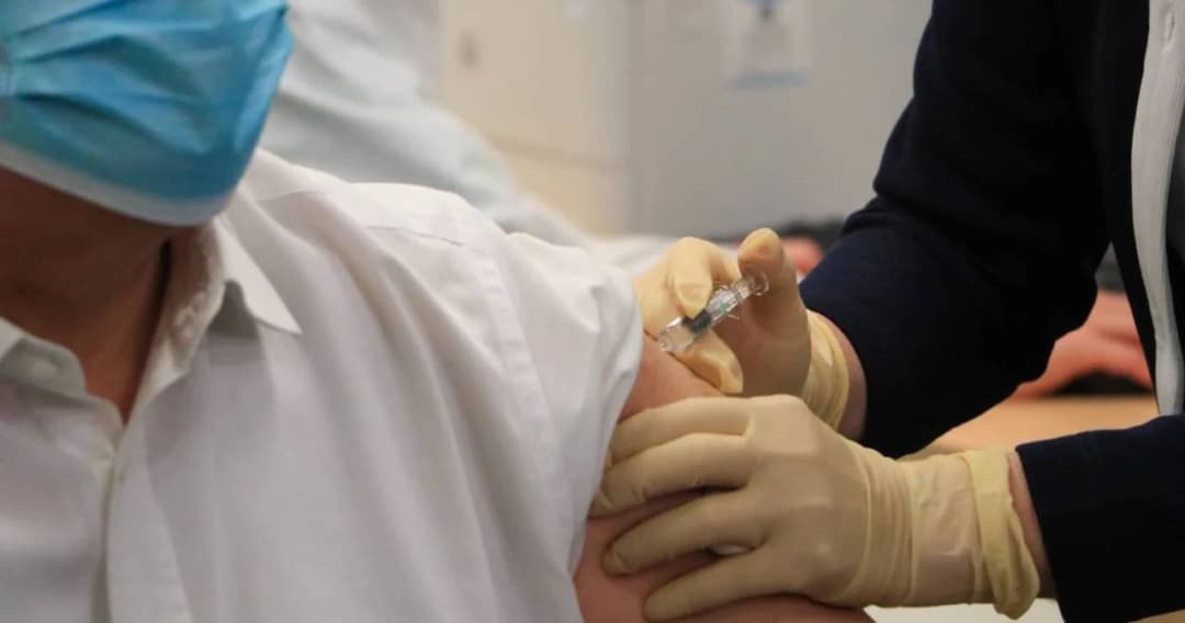 ‘ส.ว.’ เสนอล็อกดาวน์ พื้นที่คุมยาก เร่งฉีดวัคซีน แนะรัฐออกมาตรการคนฉีด-ไม่ฉีด