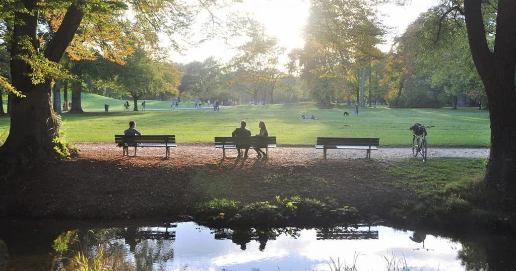 ศบค. เบรกคำสั่ง กทม. เลื่อนผ่อนปรน 5 กิจกรรม 14 วัน