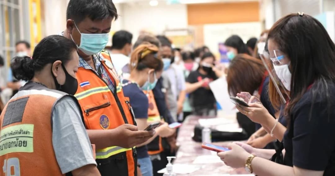 ขนส่งฯ เร่งตรวจสอบเอาผิด กลุ่มคนแอบอ้างสวมเสื้อวิน จยย. เข้ารับวัคซีน ศูนย์ฉีดวัคซีนกลางบางซื่อ