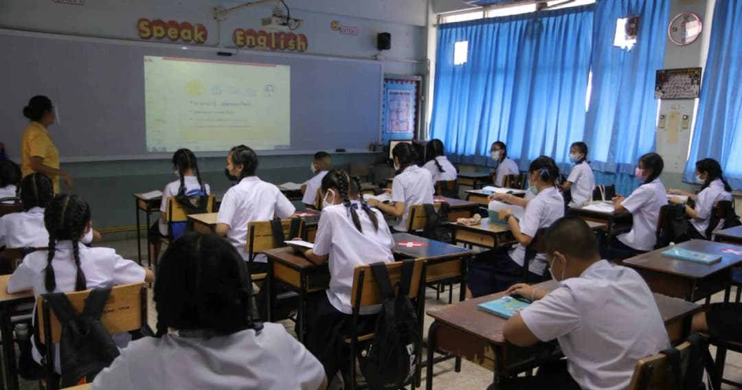 สธ.เร่งฉีดวัคซีนครูและบุคลากร วันละ 4,000-5,000 คน  ครบก่อนเปิดเทอม 14 มิ.ย. 2564