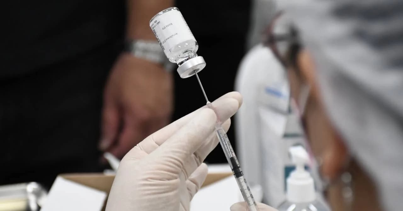 สปสช. จ่ายเงินช่วยเหลือแล้ว 395 ราย มีอาการไม่พึงประสงค์หลังฉีดวัคซีนโควิด-19 ย้ำ ดูแลเบื้องต้น ไม่ใช่พิสูจน์ว่าเกิดจากวัคซีน