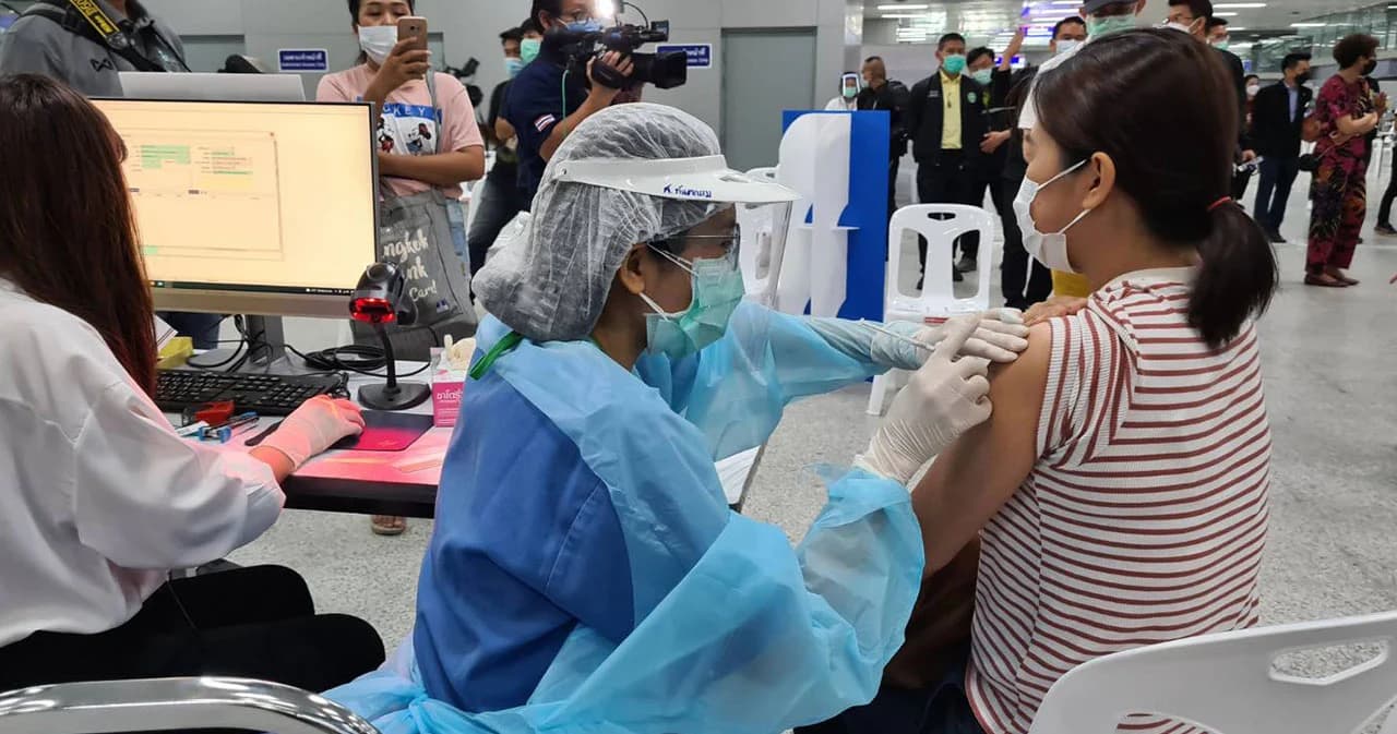 จ.ภูเก็ต ฉีดวัคซีนเข็มแรก ปชช.แล้ว 61.26% เตรียมเปิด ‘ภูเก็ตแซนด์บ็อกซ์’