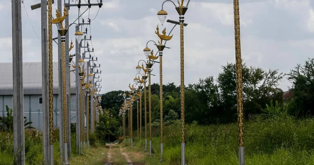 อบต.ราชาเทวะ อนุมัติงบ 68.4 ล้าน ตั้งเสาไฟกินรีเพิ่ม 720 ต้น