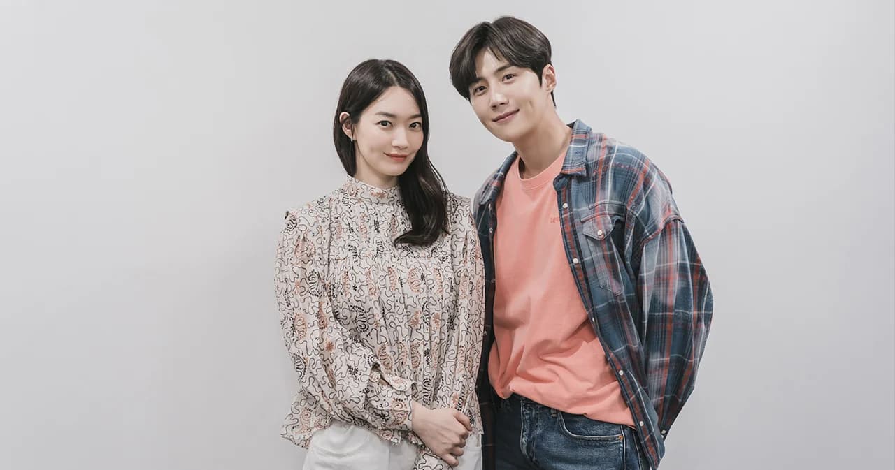 เปิดตัว ‘Hometown Cha-Cha-Cha’ ซีรีส์รอมคอมเรื่องใหม่จาก Netflix นำแสดงโดย ‘ชินมินอา-คิมซอนโฮ’ จ่อฉายเร็วๆ นี้