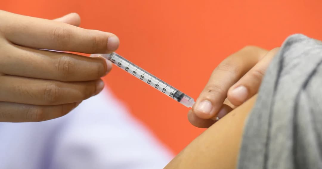 แพทย์ศิริราช เปิดข้อมูลจากชิลี พบวัคซีนไฟเซอร์มีประสิทธิผลดีกว่าซิโนแวค