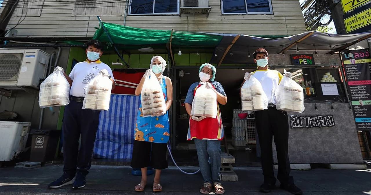 สิงห์อาสาปลุกร้านอาหารที่ปิดเพราะวิกฤตโควิด ร่วมอาสา สั่งข้าวกล่อง ส่งดูแลชุมชน