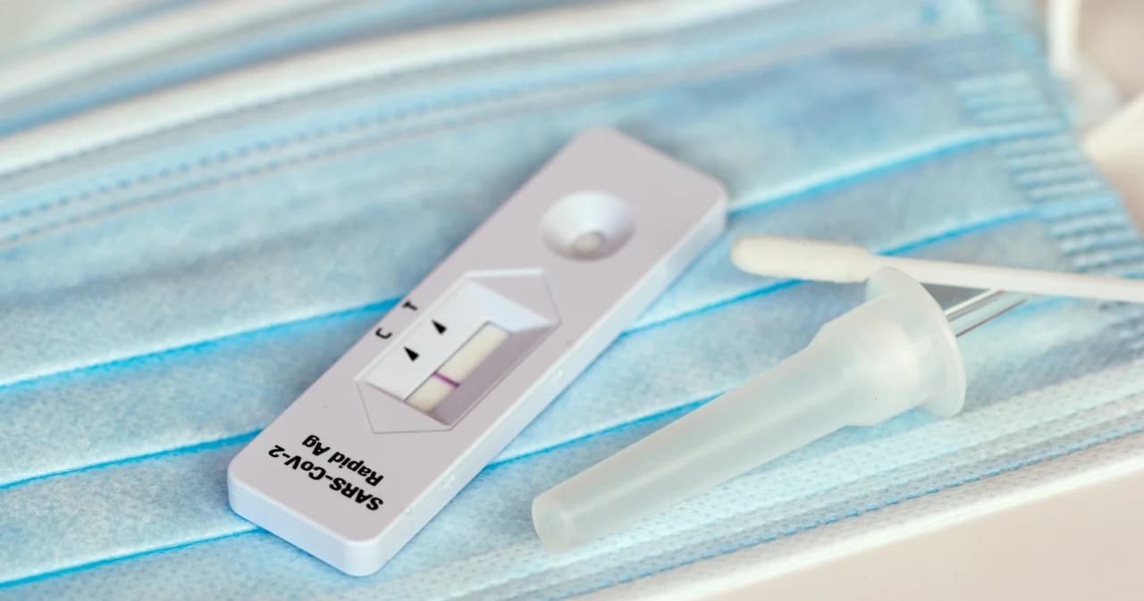 เช็กก่อนซื้อชุดตรวจโควิด Antigen กับ Antibody ไม่เหมือนกัน