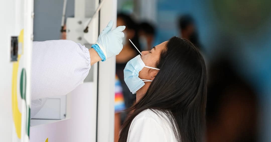 ไทยโควิดพุ่ง 13,002 ราย ฉีดวัคซีนสะสม 14.8 แสนล้านโดส ล่าสุด ศบค.สั่งปิดเพิ่ม 10 ที่เสี่ยง