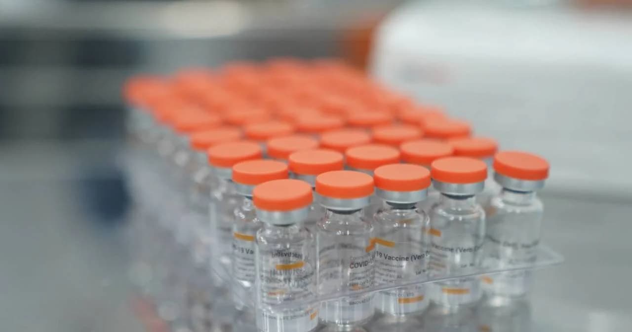 สธ. สั่ง ‘ซิโนแวค’ เพิ่มอีก 10.9 ล้านโดส เป็นกรณีเร่งด่วน หวังช่วยควบคุมโรค