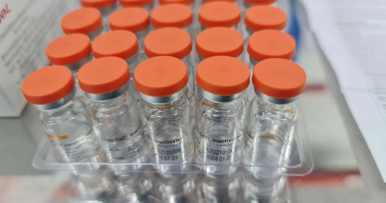 เลขาฯ รมว.สาธารณสุข ชี้แจงเรื่องการนำเข้าวัคซีนซิโนแวคเพิ่มอีก 10.9 ล้านโดส เพราะสถานการณ์รอไม่ได้