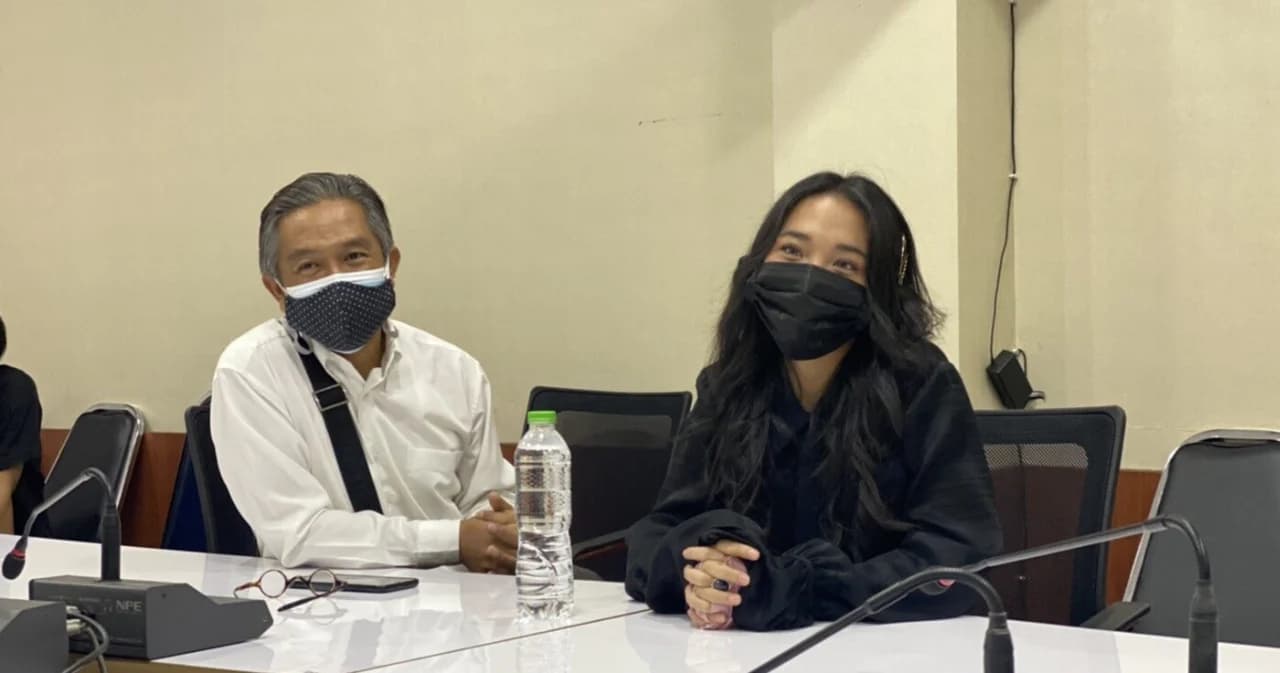 มิลลิ เสียค่าปรับ 2,000 บาท หลังทนาย พล.อ.ประยุทธ์ แจ้งความฐานดูหมิ่นด้วยการโฆษณา ยืนยันเดินหน้าแสดงความคิดเห็นทางการเมืองต่อ