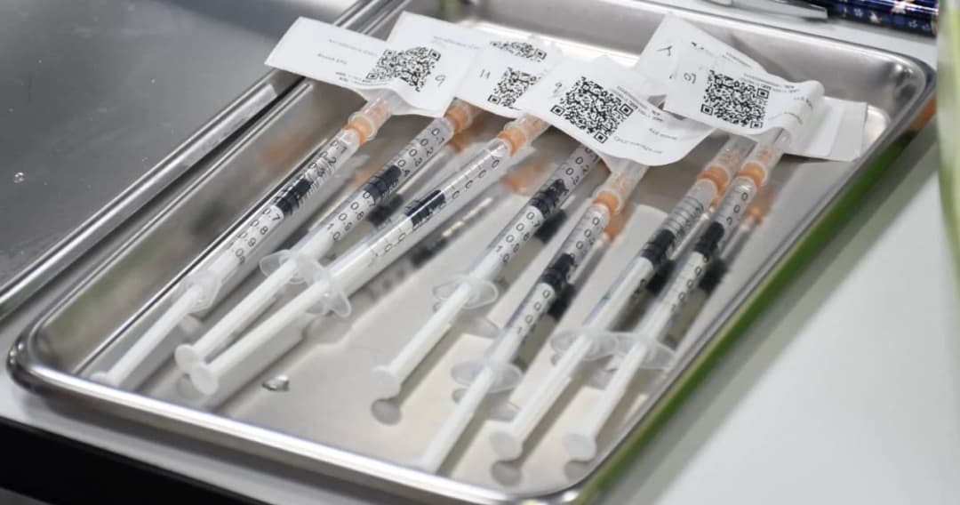 อย.ชี้ไม่มีหน้าที่นำเข้า-จัดหาวัคซีน ย้ำอนุมัติวัคซีนโควิด-19 แล้ว 6 ตัว เป็นชนิดเดียวกับที่ WHO รับรอง