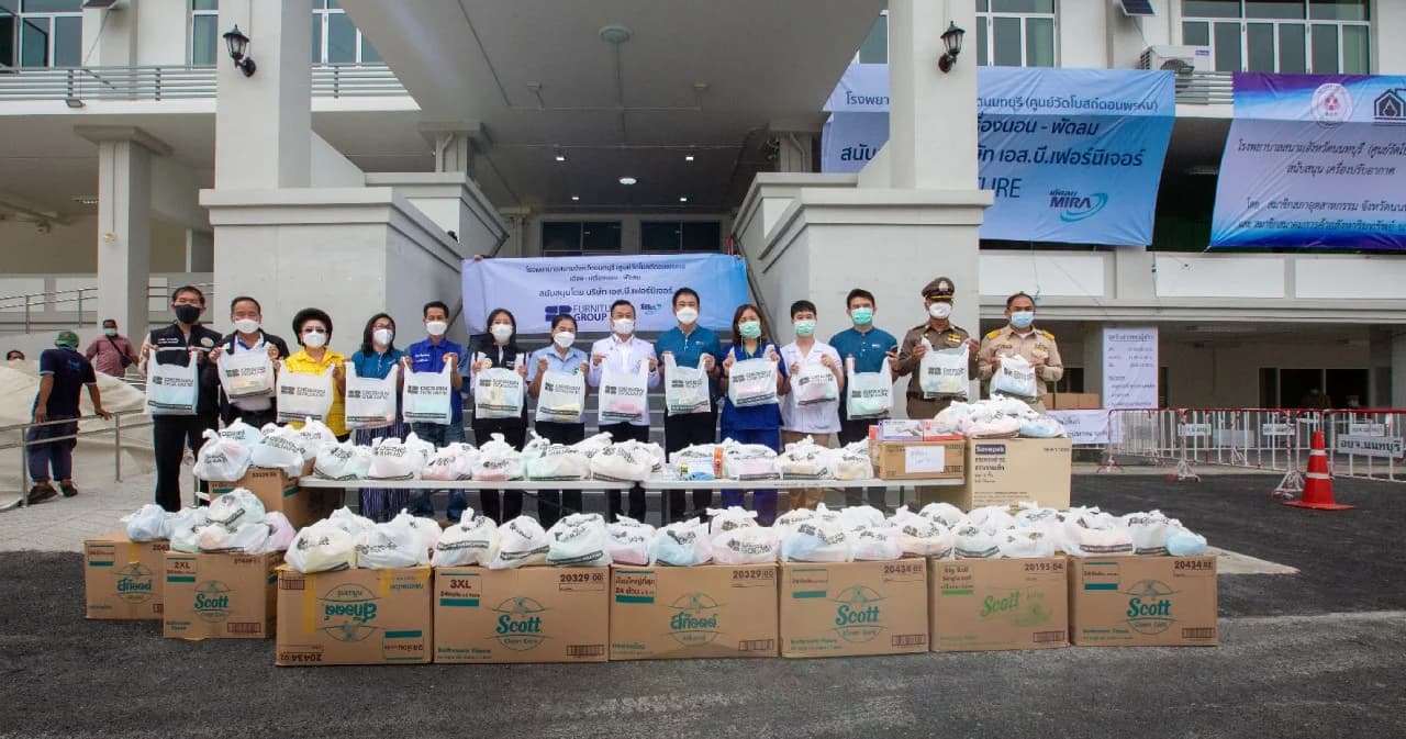 ‘เอสบี เฟอร์นิเจอร์’ ส่งมอบเตียงให้ รพ.สนามวัดโบสถ์ดอนพรหม 300 ชุด พร้อมเครื่องใช้จำเป็น เพื่อช่วยเหลือผู้ป่วยโควิด-19