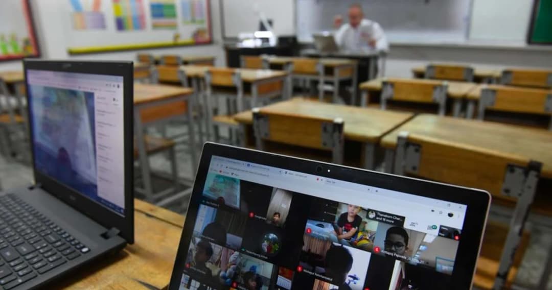 สมุทรสาคร สั่งเรียนออนไลน์ต่อจนกว่าจะฉีด ‘ไฟเซอร์’ นร.กลุ่มเป้าหมายครบ