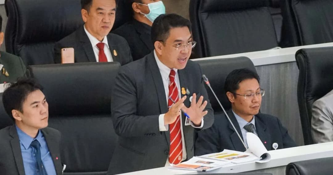 ‘วิโรจน์’ เปิดเอกสาร สธ.จะชงนิรโทษกรรมกึ่งเหมาเข่ง รวมผู้จัดหา-บริหารวัคซีน