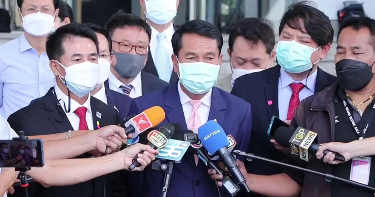 ฝ่ายค้านแทคทีม ยื่น ป.ป.ช. เอาผิด ‘พล.อ.ประยุทธ์’ จงใจออกข้อกำหนด ฉ.29 ขัดรธน.