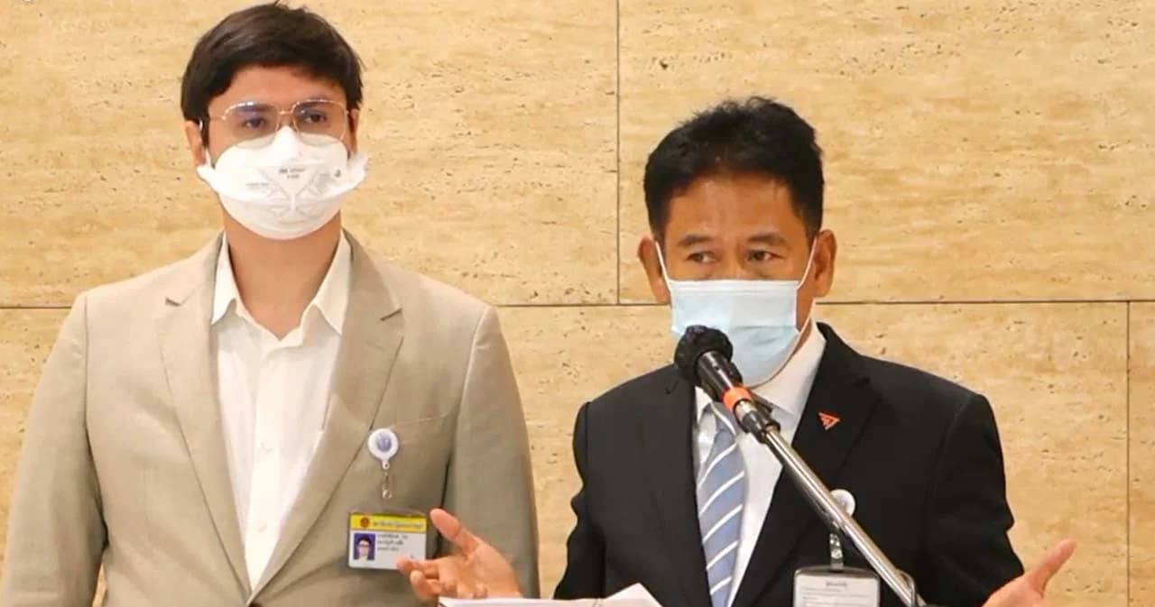 ก้าวไกล ยื่นญัตติด่วน ขวาง กมธ. แก้รัฐธรรมนูญ แก้เกินเลยหลายมาตรา