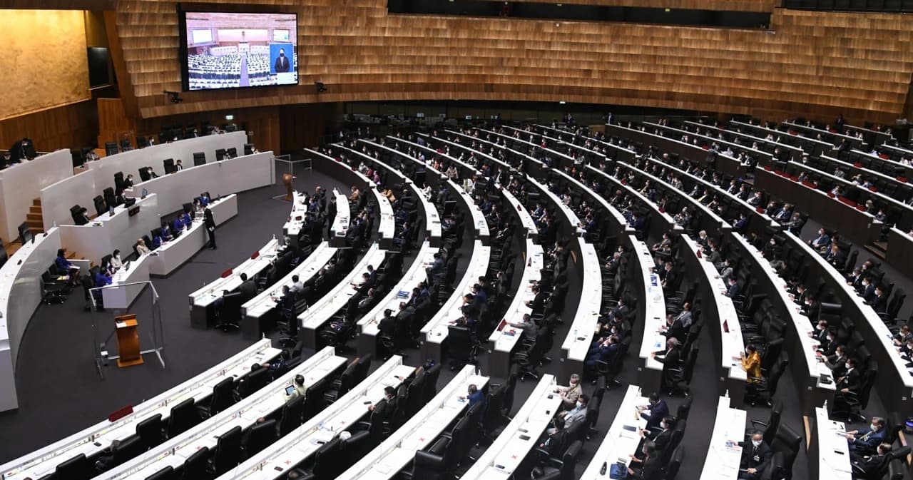 รัฐสภา ผ่านวาระ 2 แก้รัฐธรรมนูญ เห็นชอบ ‘ระบบเลือกตั้ง MMM’ เว้น 15 วัน นัดลงมติวาระ 3