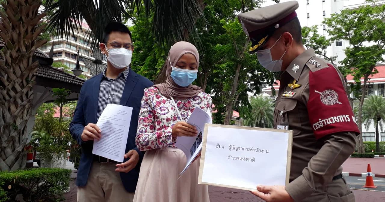 ภาคีนักกฎหมาย ยื่นหนังสือ ผบ.ตร. ให้ตรวจสอบ คฝ. ใช้ความรุนแรงปราบปรามผู้ชุมนุม