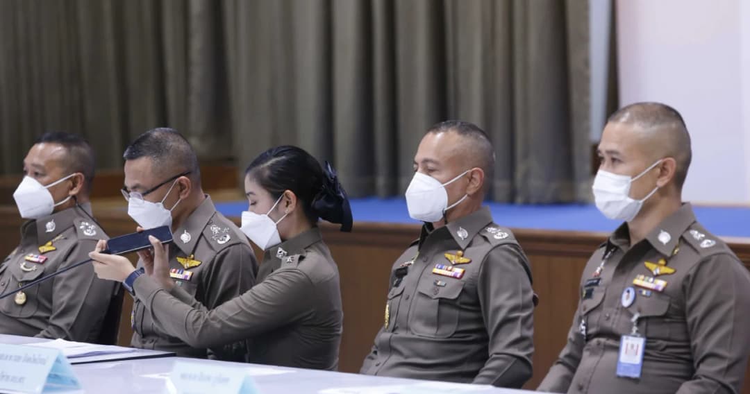 สมาคมทนายฯ ชี้ ตำรวจชั้นผู้ใหญ่ให้สิทธิ อดีต ผู้กำกับโจ้ โฟนอิน เกินขอบเขตกฎหมายกำหนด