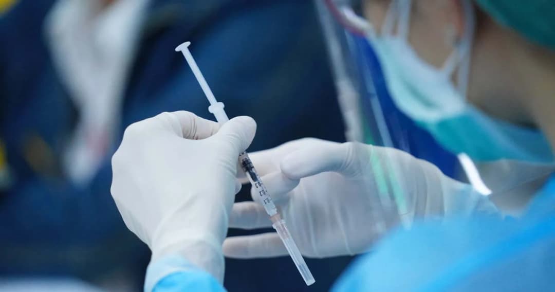 เช็กที่นี่ สูตรวัคซีนล่าสุด สำหรับคนที่ยังไม่เคยฉีดวัคซีนและคนที่จะฉีดเข็มกระตุ้น 